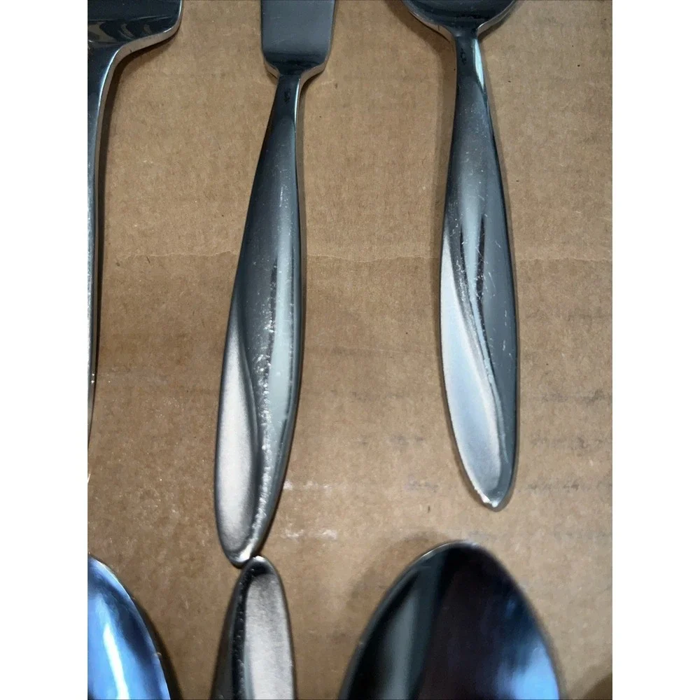 Oneida SIMMER  Stainless Flatware 56 Piece Set Vintage Contemporary Discontinued